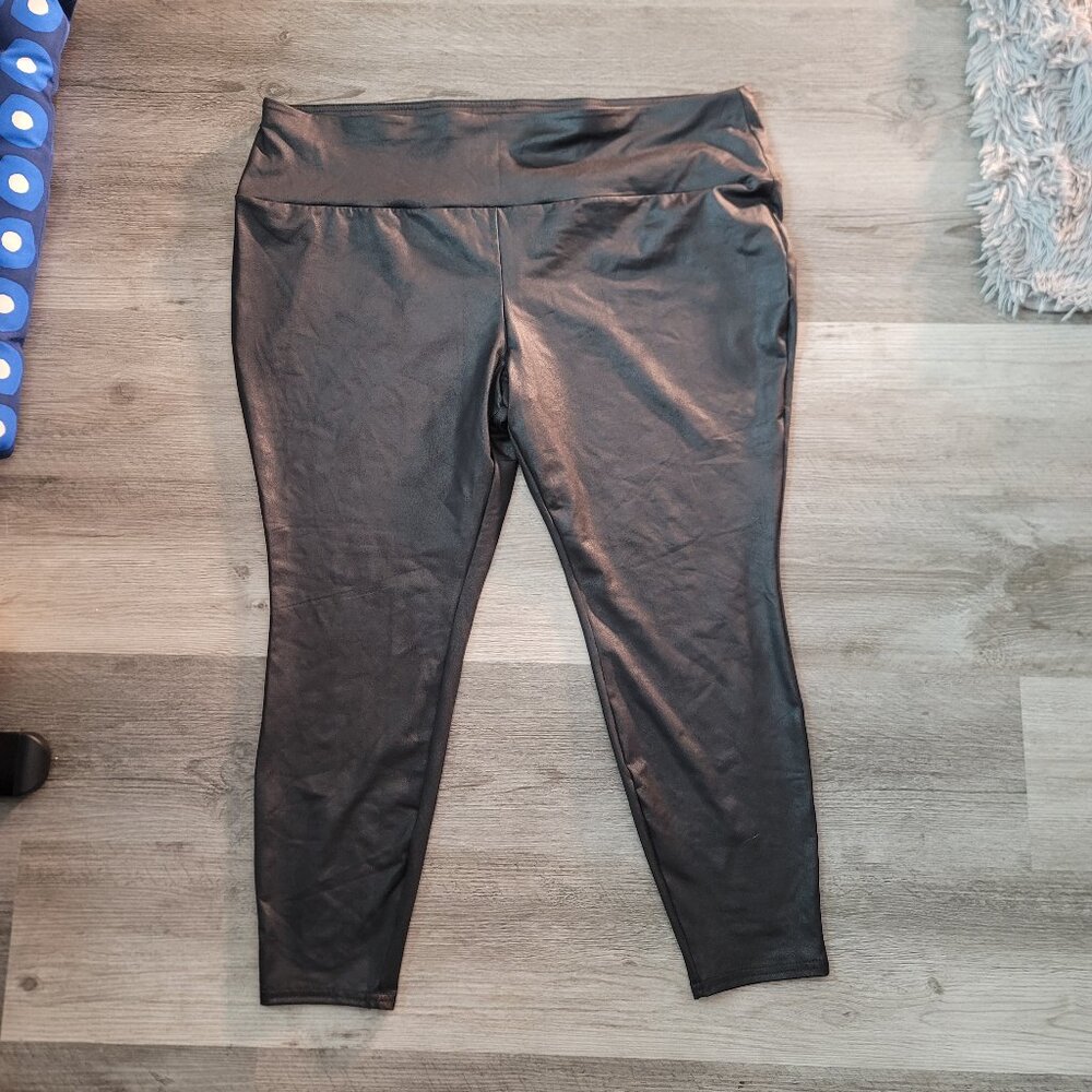 Womens leather feeling black leggings - Size 2X 20W-22W